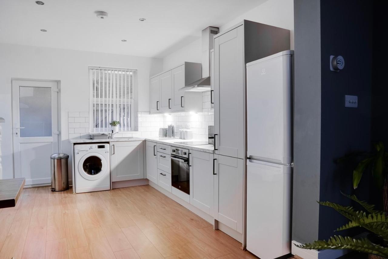 Birkenhead - 2 Bedroom House ภายนอก รูปภาพ